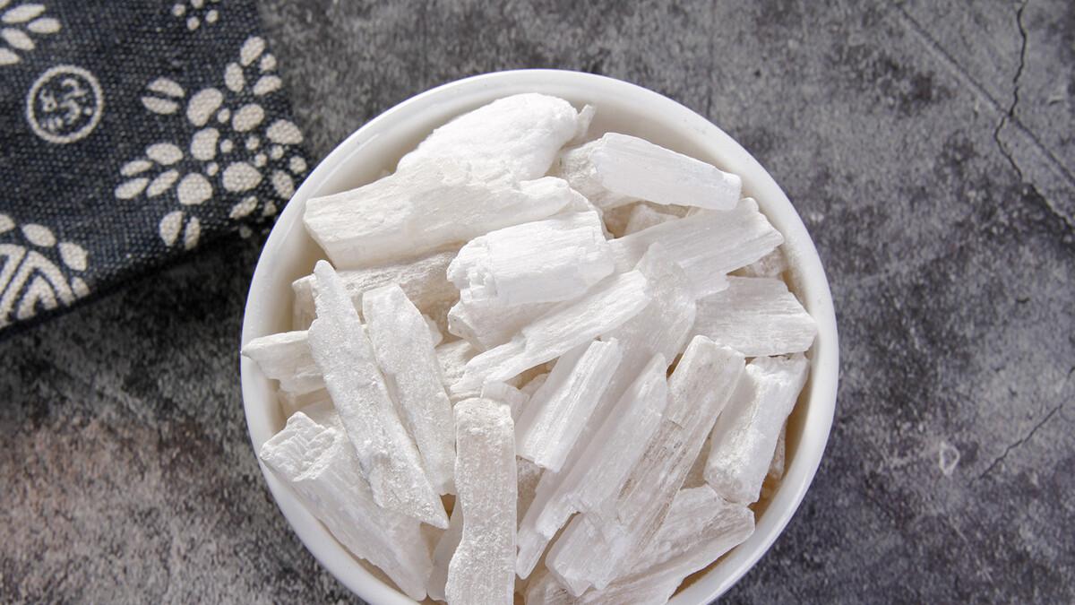 |牙疼、口臭、便秘，胃热还是胃火？用两味药，一补一泄，缓缓图之