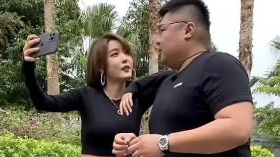 |千万网红猴哥掉粉百万，是何原因？网友：活该