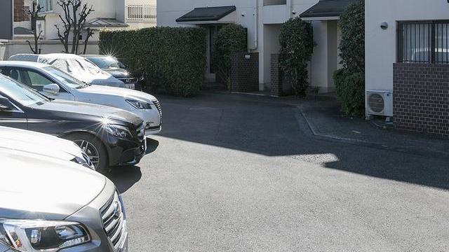 不顾反对买下一层复式公寓，毛坯墙水泥地，装修花费不到10万