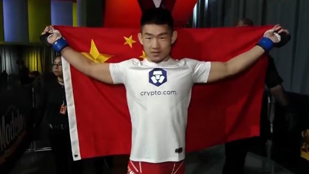 宋亚东|宋亚东牛！一回合KO巴西人 中国男人挺进世界前十