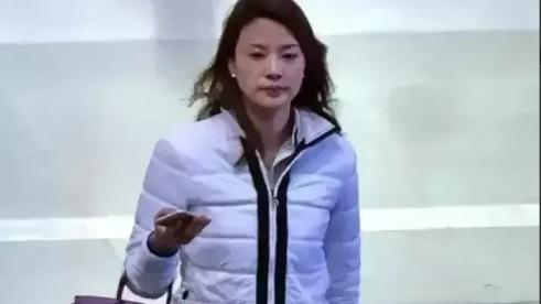 央视|万万没想到曾经的央视第一美女主持人竟然沦为成这样，面色憔悴，无人问津。