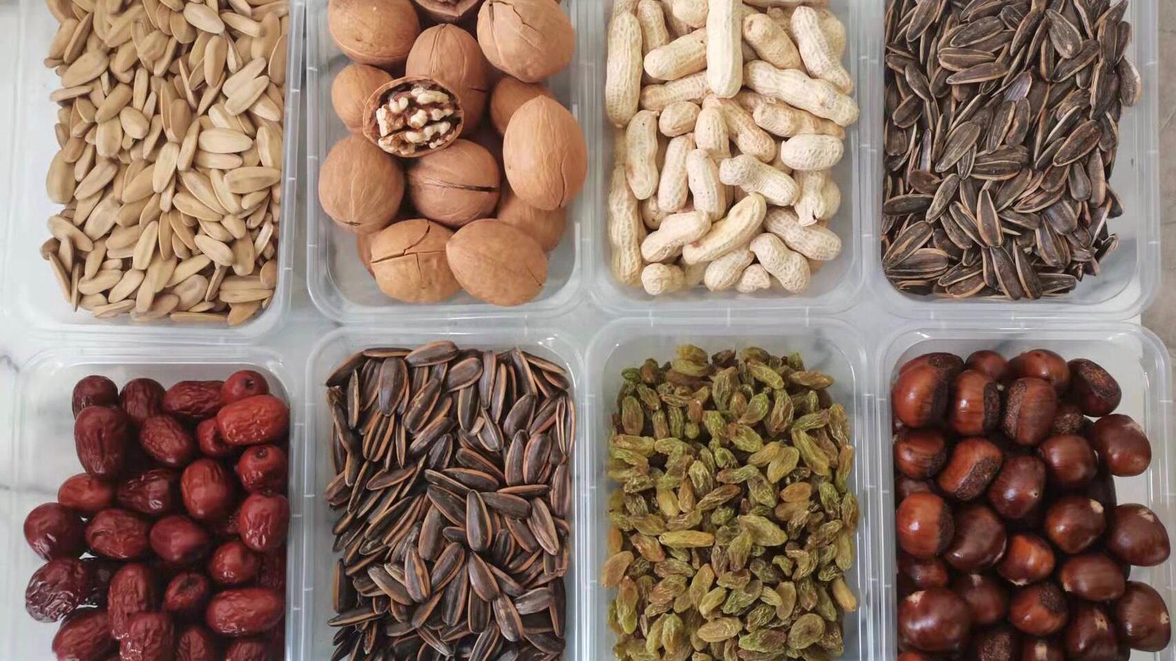 白菜|赶集办年货，才发现这6种零食最抢手，果断囤上30斤，虎年要吉祥