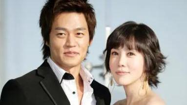 金廷恩|“巴黎恋人”金廷恩：与李瑞相恋2年，40岁嫁圈外富豪