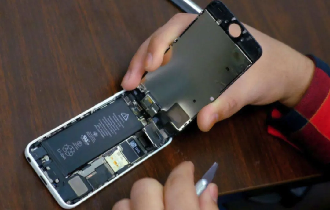 苹果|苹果手机一般多久换电池？换一次电池多少钱？