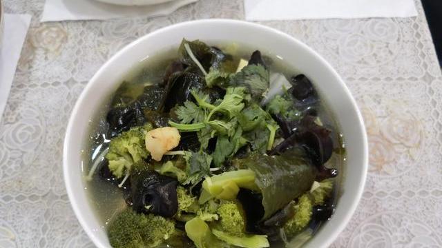 杨紫|杨紫晒每日减肥餐，获得300万粉丝点赞，网友：如此自律，佩服