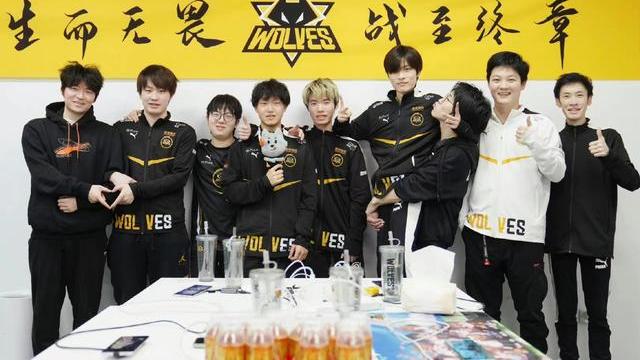 狼队|eStar上演3连冠！4-0横扫狼队，坦然4连MVP无敌，成狼队一生之敌