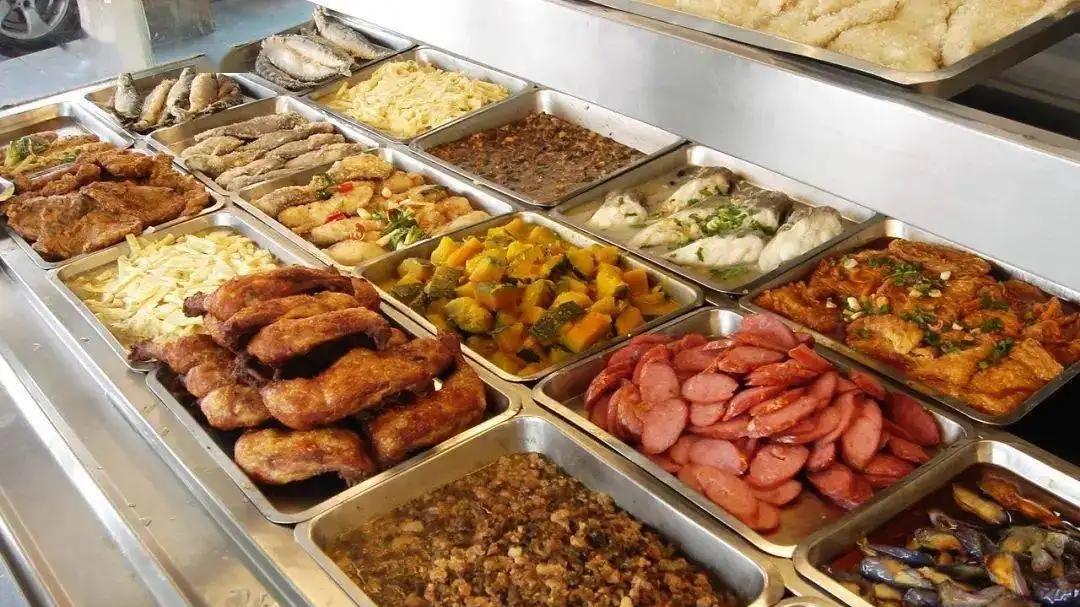 西红柿鸡蛋|东北学校的“食堂饭菜”，一份12块钱，这伙食什么水平？