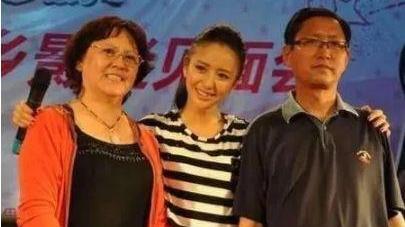 佟丽娅|有种不公平遗传叫佟丽娅, 上帝给了她神仙美貌, 姐姐却长这样!