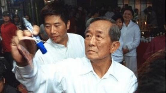 张国荣|张国荣见白龙王却惨遭拒绝，白龙王事后回应：他骨头太轻，命薄！