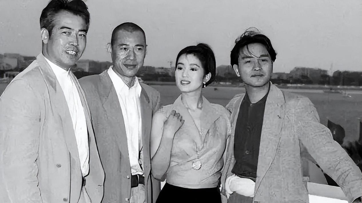 张国荣|19年后众星缅怀张国荣，挚爱相伴，他为何还选择离开？