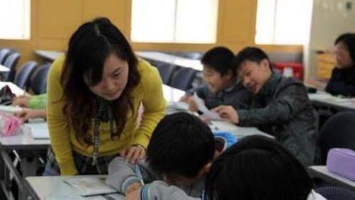 教师|9月起中小学上学时间将延迟，学生晚起不是梦，老师也能轻松了