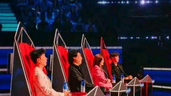 康树龙|李健爱徒康树龙再次参加《好声音》，连一个转身都没有，怎么回事