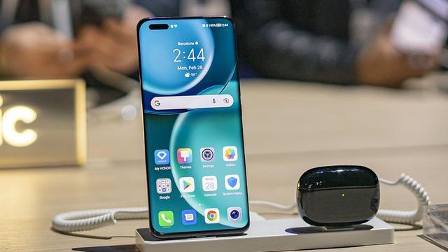 华为荣耀|国产手机市场诞生“新冠军”，5000万三摄+曲面屏，仅售3999元起