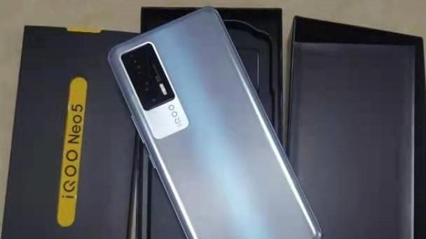 芯片|12+256GB跌至2265元，骁龙870+独立显示芯片+OIS防抖，vivo良心了