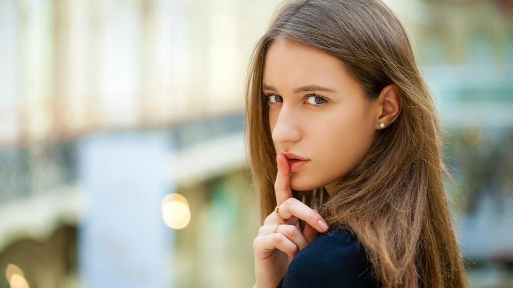 眼霜 判断一个女人活得是否精致，看她身上这3个地方，装是装不出来的。