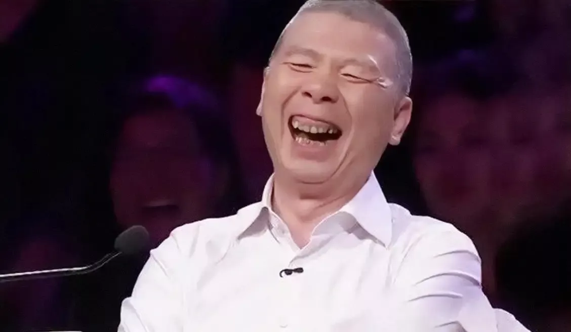 经典|2014年春晚，15岁的小彩旗在台上连转4小时，共计8000圈