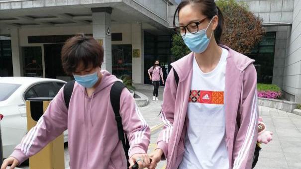 张常宁|中国女排今日移师漳州，20人备战世联赛，张常宁等人未来可回归