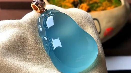 翡翠|天河石和天青冻，都跟天空蓝翡翠惊人的相似，价格却天差地别