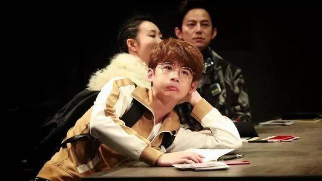 白敬亭|看鞋王白敬亭如何成就他璀璨的一生！