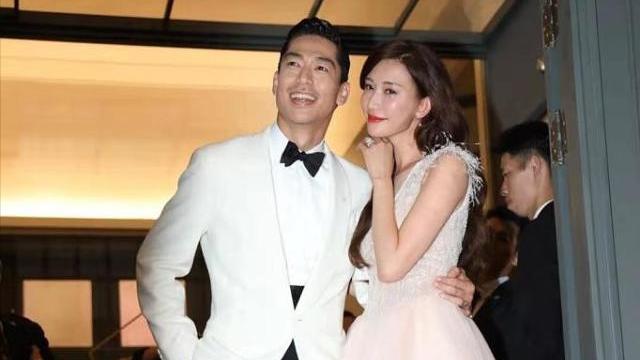 穿衣搭配|林志玲穿的裙子有点薄，48岁了还那么有气质，魅力一点不减当年