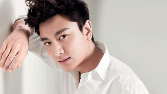 贾乃亮|贾乃亮辟谣后的6小时：网友态度两极分化，税务问题难以自证清白