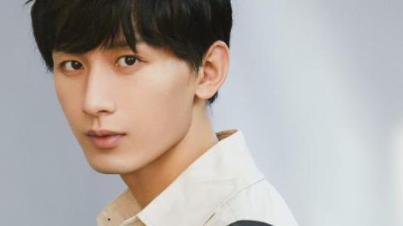 成毅|成毅搭档金晨将拍摄古装新剧，观众万分期待！