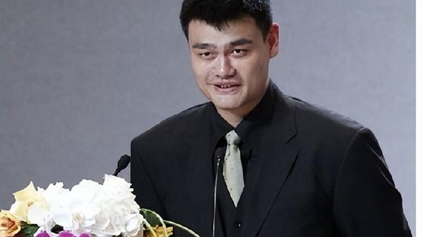 广东男篮|韩登挂帅男篮二队，杜锋再遭质疑，广东宏远被迫换帅