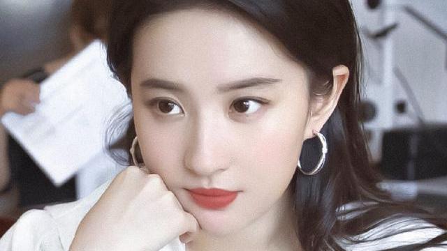 化妆 女生脸上有这4个“特征”，常被称为“精致脸”，很容易招惹异性！
