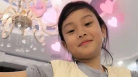 贾云馨|李小璐晒9岁甜馨跳舞视频，一转眼长成小美女，五官肤色都随爸