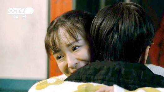 冯化成|《人世间》冯化成出轨被捉奸在床，玥玥成问题少女，楠楠出手了