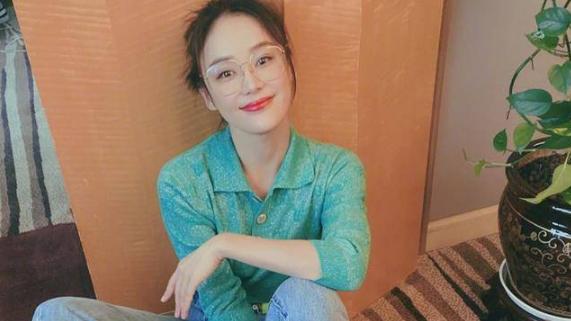 袁姗姗|“螺丝钉”的紧身牛仔裤，袁姗姗大秀蛇形身材，网友：完美！