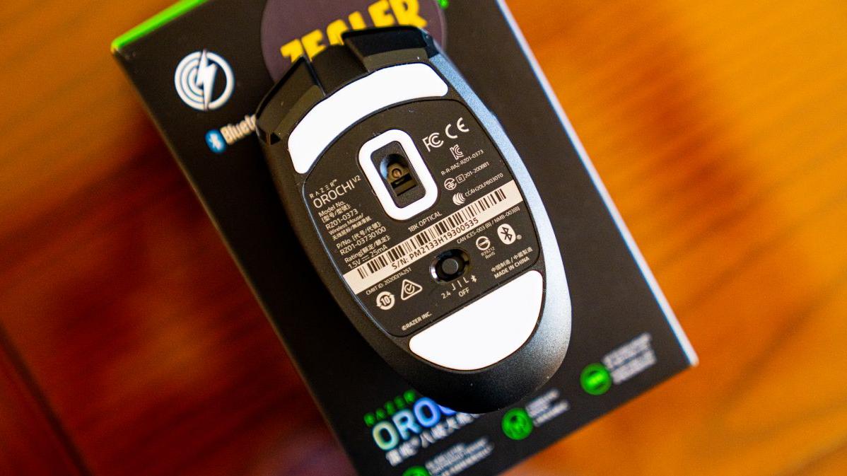 雷蛇|出差党的游戏玩家必备——雷蛇八岐大蛇V2