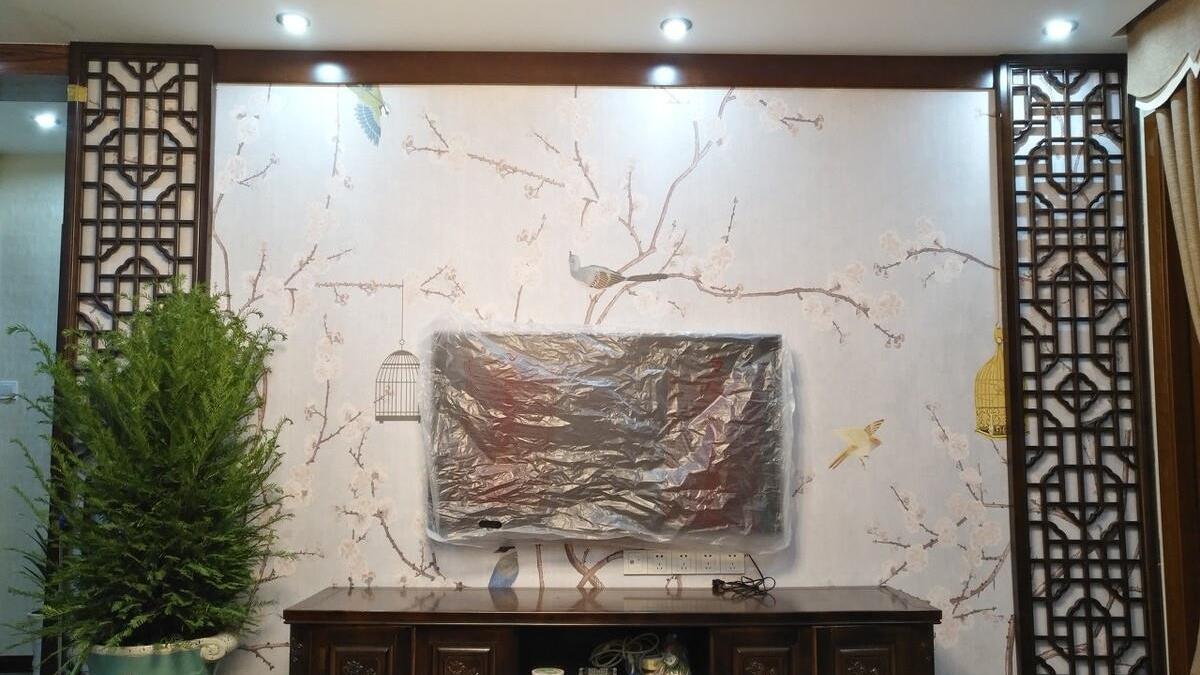 电视背景墙用瓷砖还是硬包？哪种更显得大气？都是怎么安装的？