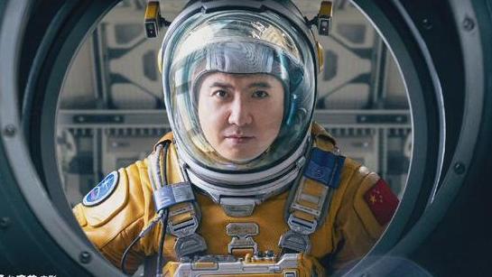独行月球|沈腾新片《独行月球》预售票房破8000万，今年票房冠军稳了