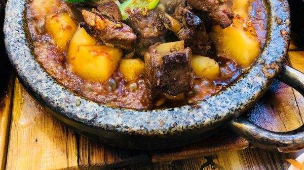 芝麻|6800元学的火爆石锅菜技术，免费分享给大家