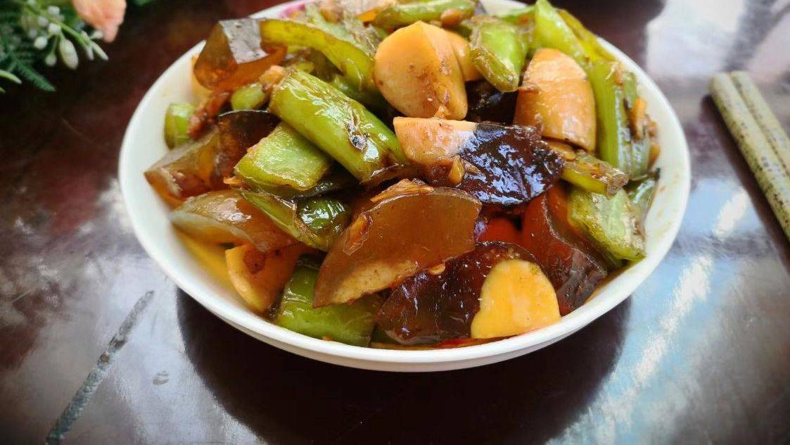 |我家最爱的一道菜，不用放肉就很香，鲜香诱人，口感独特，超下饭