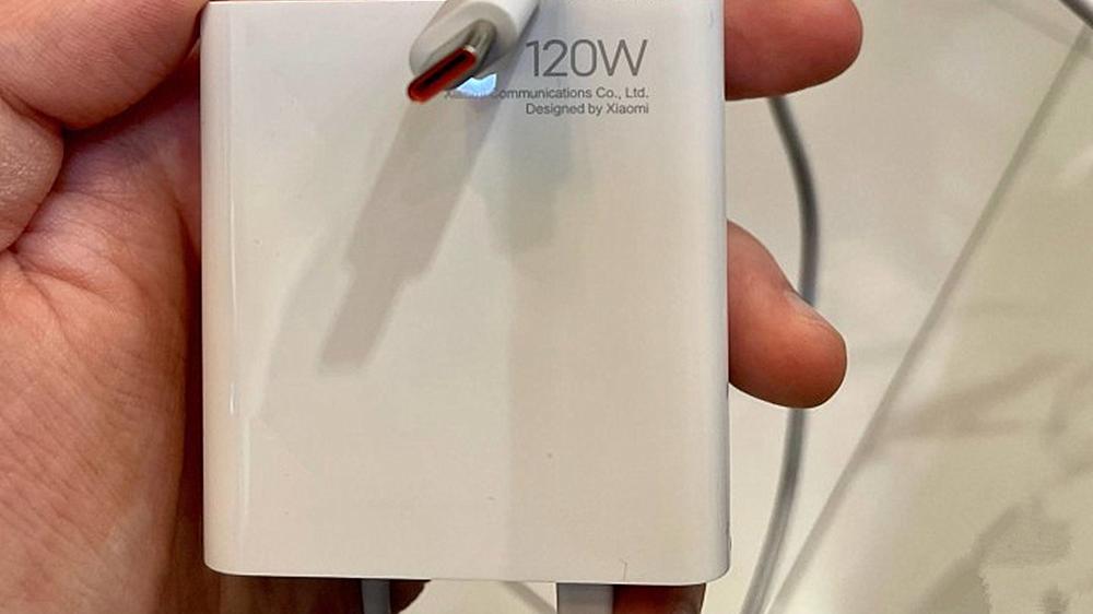 充电器|手机快充取决于手机还是充电器？看完解析，你就知道了