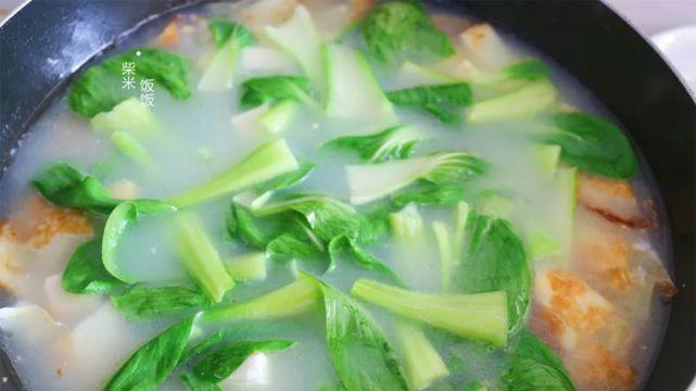 烤肉|春季多喝这碗汤，3种食材搭配，大火一煮鲜香四溢，营养又实惠