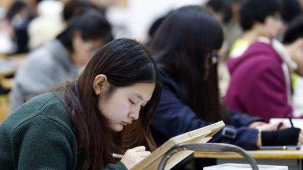 大学生|985、211研究生毕业后收入高吗？看了金额后，怪不得这么吃香！