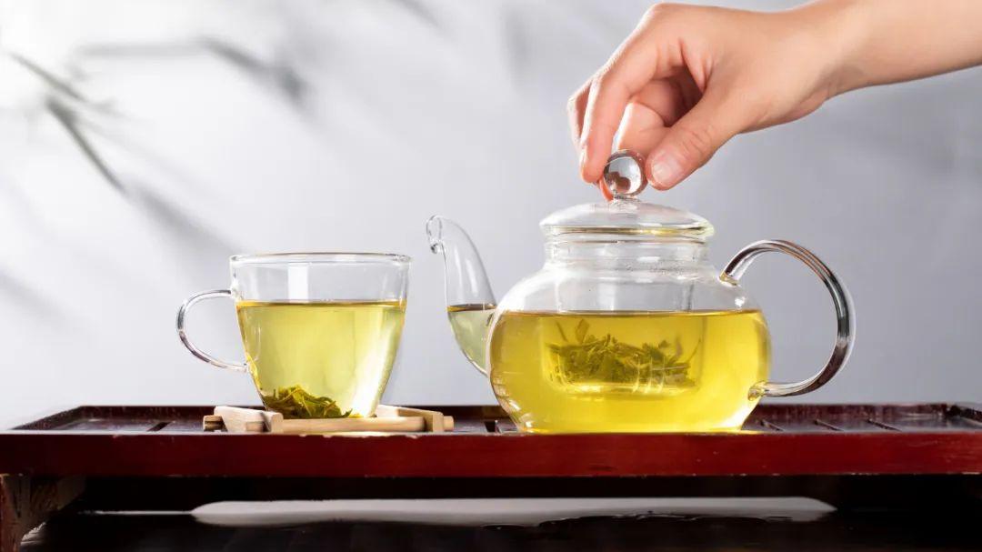 心跳|夏天喝热茶好还是冷茶好？大部分人不知道，这么喝茶有四个好处！