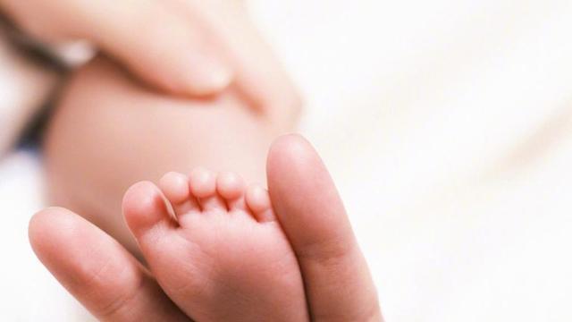 明星|10个明星家庭这样过六一：两家首晒新生儿，每个宝贝都含着金钥匙