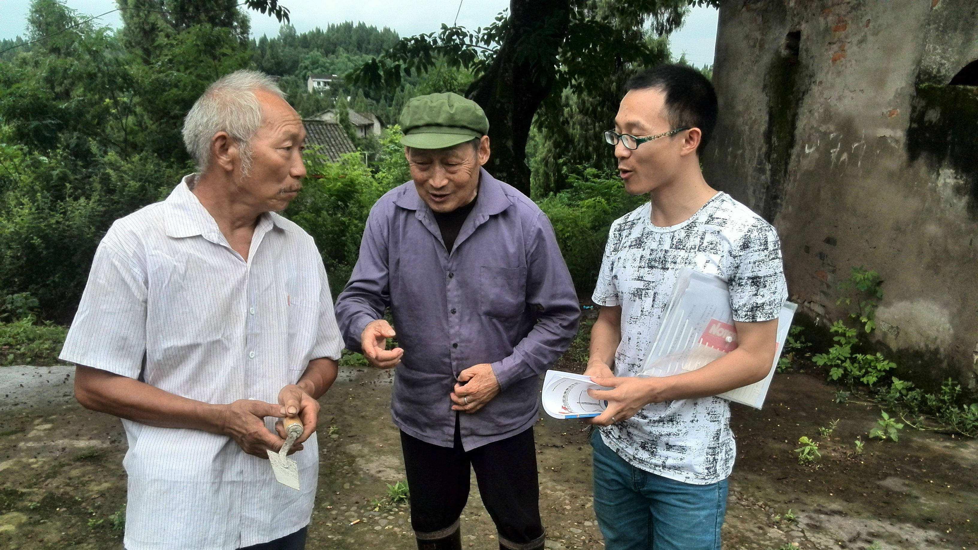 2018年江西孤寡老人病死家中，村民翻出97万现金，惊讶：哪来的钱