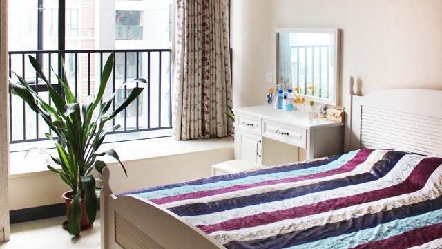 婆婆装修的婚房，客厅餐厅都漂亮，卧室太独特，谁看谁尴尬！