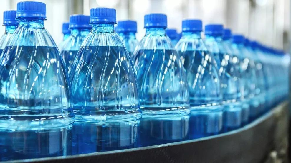 医生|传言：青少年不能长期喝纯净水，会导致营养缺乏？是真是假？