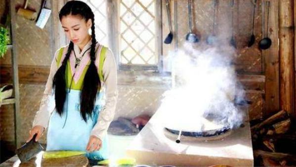 上厕所为何要用“上”，下厨房为何要用“下”，看后涨知识了