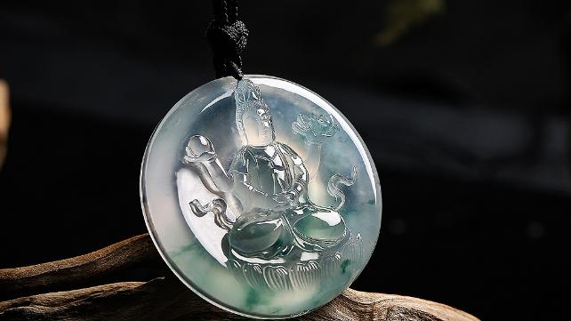 翡翠|购买翡翠观音多注意，不要因为自己的粗心，影响玉石效果！