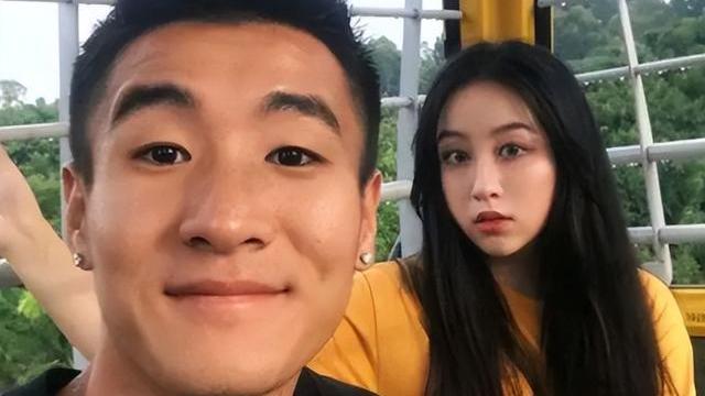 韦世豪|国足韦世豪未婚妻晒健身照！23岁颜值身材完美，一丝赘肉都没有