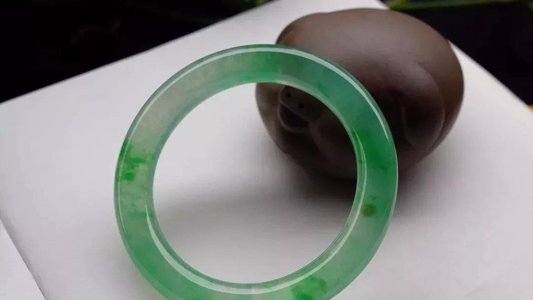 翡翠|这些年，你收藏的翡翠，亏了还是赚了？