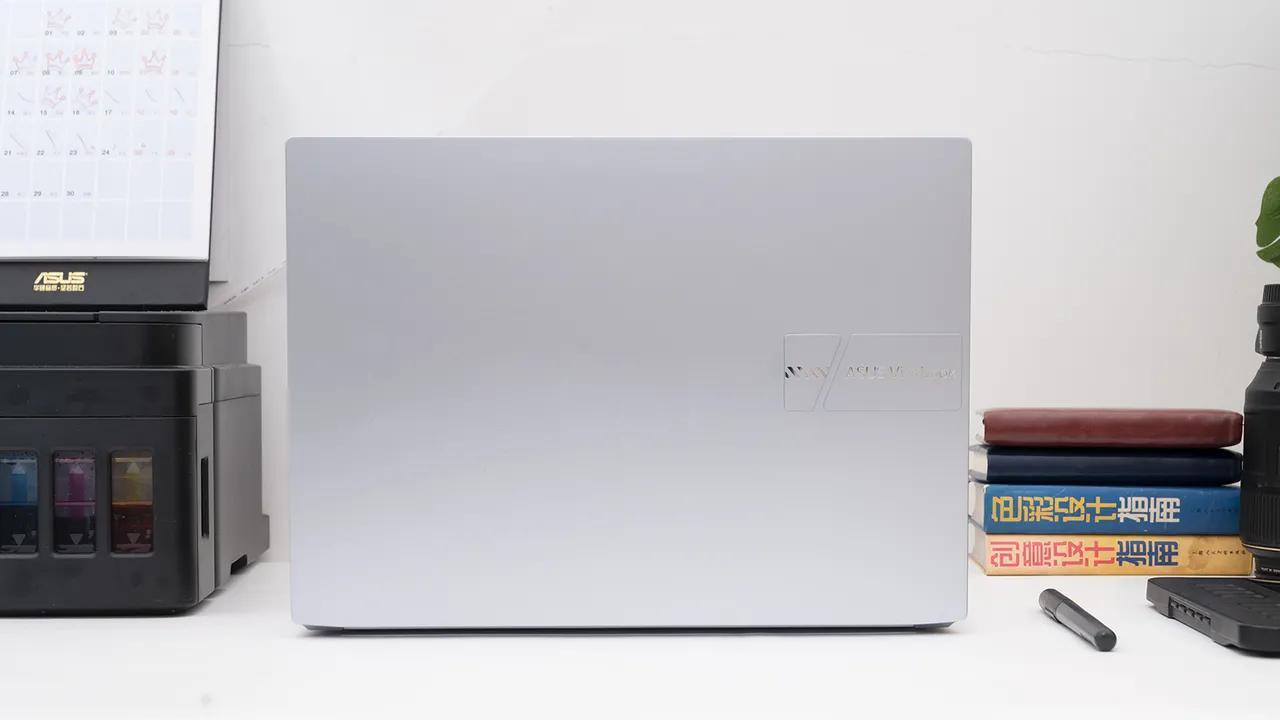 华硕|2.8K OLED屏+8核处理器，华硕无畏Pro18杀疯了，4799可到手