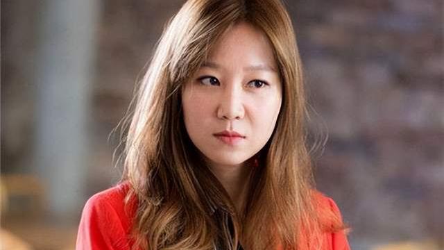 孔晓振|恭喜！41岁孔晓振承认新恋情，否认结婚，昨天刚得到孙艺珍手捧花